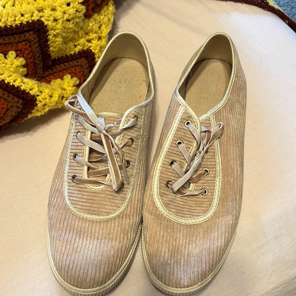 Corduroy TOMS sneakers